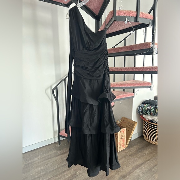 Selfie Leslie Black Kenny One Shoulder Tiered Maxi Dress - Picture 1 of 7